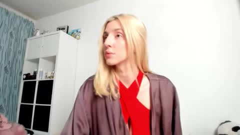 Kenzie online show from 14, 12, 2025