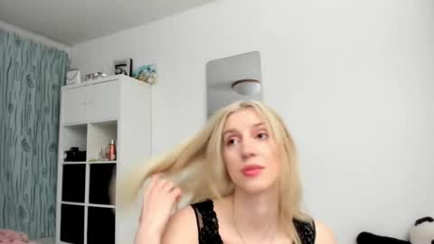 Snapshot of kenziedawton chatting on 20, 4, 2026 Kenzie online show from 20, 4, 2026