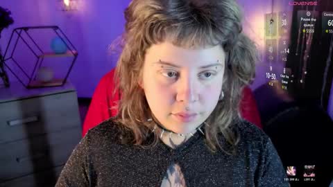 Snapshot of kenziesharik chatting on 9, 11, 2025 Kenzie online show from 9, 11, 2025