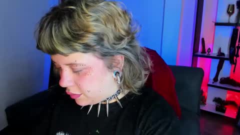 Snapshot of kenziesharik chatting on 25, 11, 2025 Kenzie online show from 25, 11, 2025