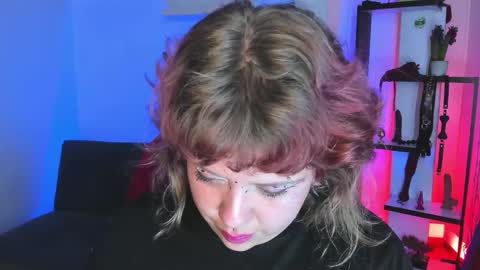 Snapshot of kenziesharik chatting on 19, 12, 2025 Kenzie online show from 19, 12, 2025