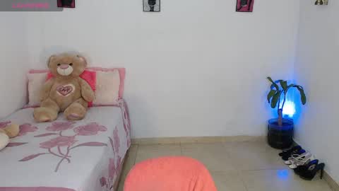 Mia  online show from 15, 5, 2026