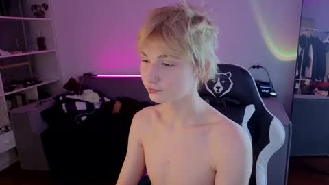 Snapshot of kessy_white chatting on 30, 9, 2025 Kessy online show from 30, 9, 2025