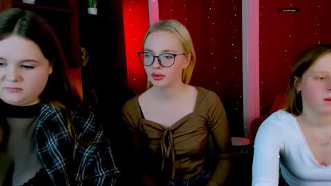 keuli_li online show from 23, 2, 2026