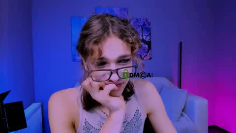 Snapshot of kevi_sunn chatting on 23, 9, 2025 kevi here online show from 23, 9, 2025