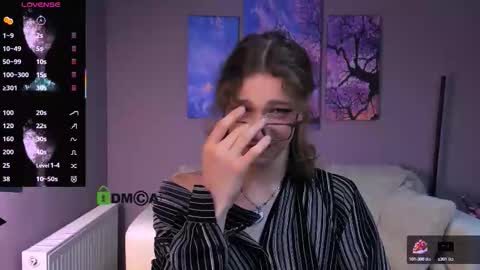 Snapshot of kevi_sunn chatting on 7, 10, 2025 kevi here online show from 7, 10, 2025