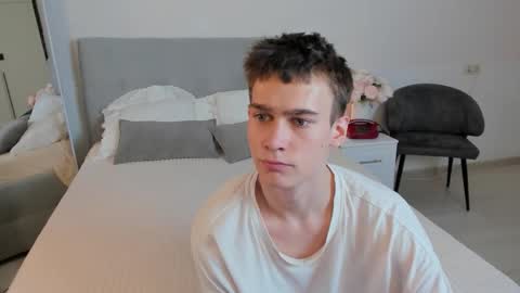Snapshot of kevin_kess chatting on 24, 11, 2025 Ask me online show from 24, 11, 2025