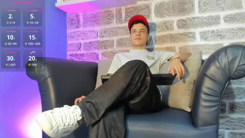Snapshot of kevinn_blue chatting on 22, 5, 2026 Sexy Hot Kevin online show from 22, 5, 2026