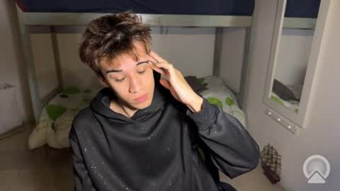 Snapshot of kevinonly43 chatting on 6, 4, 2026 kevonly online show from 6, 4, 2026