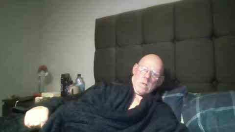 Snapshot of kevlooking4sez chatting on 2, 5, 2026 kevlooking4sez online show from 2, 5, 2026