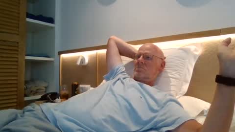 Snapshot of kevlooking4sez chatting on 2, 8, 2026 kevlooking4sez online show from 2, 8, 2026