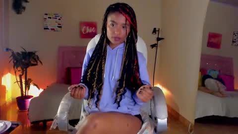 Snapshot of keyla_roberts_ chatting on 17, 12, 2024 Adhara. Help me reach 100 likes online show from 17, 12, 2024