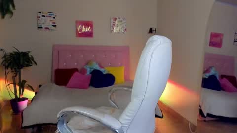 Snapshot of keyla_roberts_ chatting on 19, 12, 2024 Adhara. Help me reach 100 likes online show from 19, 12, 2024