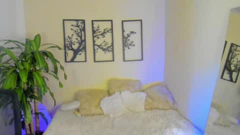 Snapshot of keyla_roberts_ chatting on 1, 1, 2025 Adhara. Help me reach 100 likes online show from 1, 1, 2025