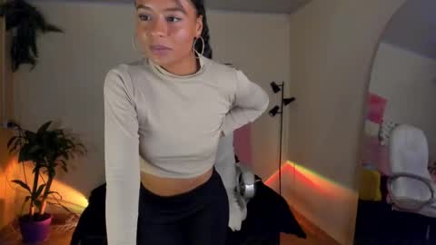 Snapshot of keyla_roberts_ chatting on 4, 1, 2025 Adhara. Help me reach 100 likes online show from 4, 1, 2025