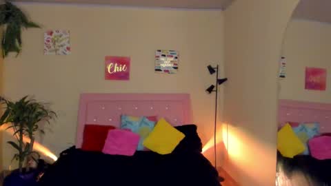 Snapshot of keyla_roberts_ chatting on 5, 1, 2025 Adhara. Help me reach 100 likes online show from 5, 1, 2025
