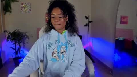 Snapshot of keyla_roberts_ chatting on 6, 1, 2025 Adhara. Help me reach 100 likes online show from 6, 1, 2025