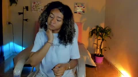 Snapshot of keyla_roberts_ chatting on 28, 1, 2025 Adhara. Help me reach 100 likes online show from 28, 1, 2025