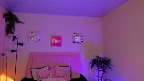 Snapshot of keyla_roberts_ chatting on 30, 1, 2025 Adhara. Help me reach 100 likes online show from 30, 1, 2025