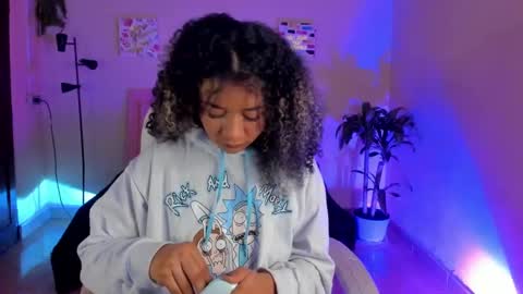 Snapshot of keyla_roberts_ chatting on 1, 2, 2025 Adhara. Help me reach 100 likes online show from 1, 2, 2025