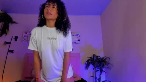 Snapshot of keyla_roberts_ chatting on 13, 2, 2025 Adhara. Help me reach 100 likes online show from 13, 2, 2025