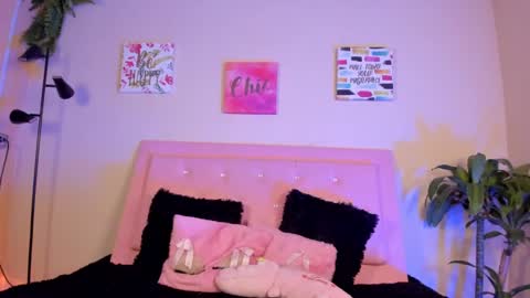 Snapshot of keyla_roberts_ chatting on 23, 2, 2025 Adhara. Help me reach 100 likes online show from 23, 2, 2025