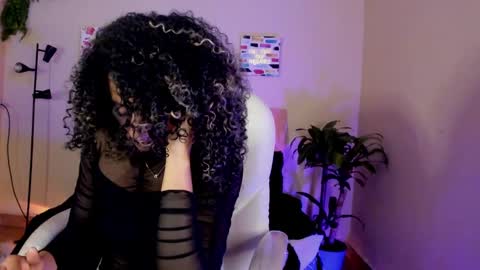 Snapshot of keyla_roberts_ chatting on 5, 3, 2025 Adhara. Help me reach 100 likes online show from 5, 3, 2025
