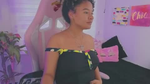 Snapshot of keyla_roberts_ chatting on 15, 9, 2025 Adhara. Help me reach 100 likes online show from 15, 9, 2025