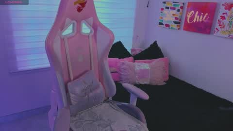 Snapshot of keyla_roberts_ chatting on 19, 9, 2025 Adhara. Help me reach 100 likes online show from 19, 9, 2025