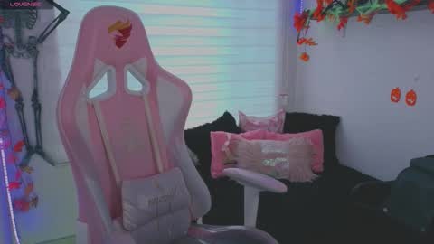 Snapshot of keyla_roberts_ chatting on 14, 10, 2025 Adhara. Help me reach 100 likes online show from 14, 10, 2025