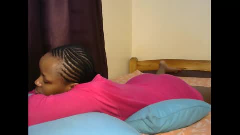 Snapshot of khalidnatasha chatting on 18, 12, 2025 khalidnatasha online show from 18, 12, 2025