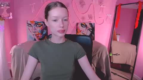 Snapshot of khloebeauty chatting on 9, 6, 2026 khloebeauty online show from 9, 6, 2026
