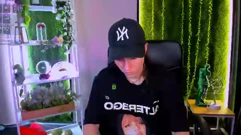 Snapshot of khloebeauty chatting on 8, 7, 2026 khloebeauty online show from 8, 7, 2026