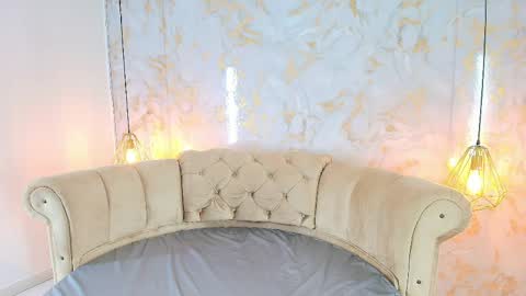 Khloe online show from 8, 4, 2026