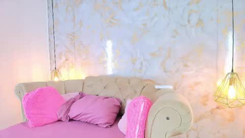 Khloe online show from 21, 4, 2026