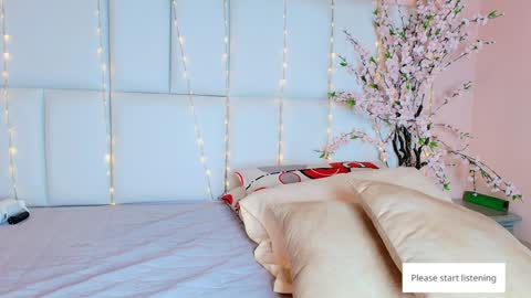 Snapshot of kiana_cream chatting on 2, 2, 2025 N M online show from 2, 2, 2025