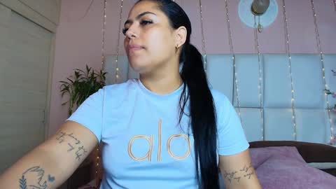 Snapshot of kiana_cream chatting on 8, 2, 2025 N M online show from 8, 2, 2025