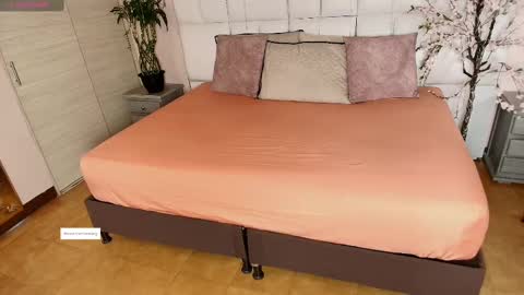 Snapshot of kiana_cream chatting on 26, 2, 2025 N M online show from 26, 2, 2025