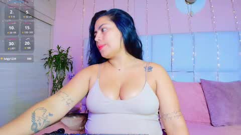 Snapshot of kiana_cream chatting on 12, 3, 2025 N M online show from 12, 3, 2025
