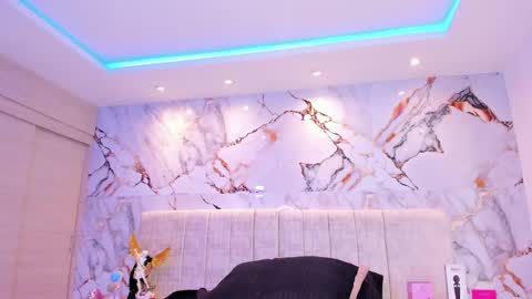 Snapshot of kiana_cream chatting on 7, 11, 2025 N M online show from 7, 11, 2025