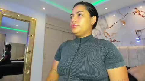 Snapshot of kiana_cream chatting on 13, 11, 2025 N M online show from 13, 11, 2025