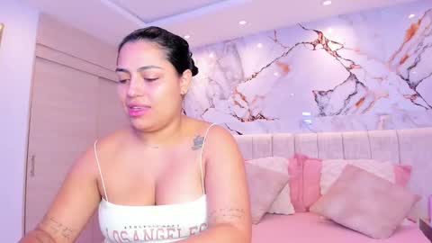 Snapshot of kiana_cream chatting on 1, 12, 2025 N M online show from 1, 12, 2025