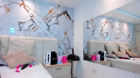 Snapshot of kiana_cream chatting on 4, 2, 2026 N M online show from 4, 2, 2026