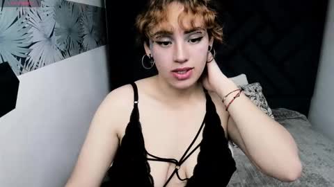 KIARA FOX online show from 16, 12, 2025