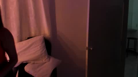 Kiara Johnsonn online show from 30, 11, 2025