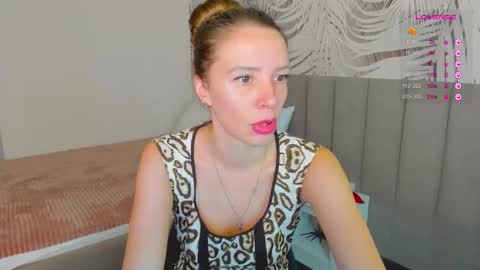 Snapshot of kiaracoule chatting on 14, 11, 2025 Kiara online show from 14, 11, 2025