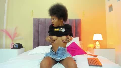 Snapshot of kiarasimons_ chatting on 10, 1, 2026 Sara Palacios online show from 10, 1, 2026