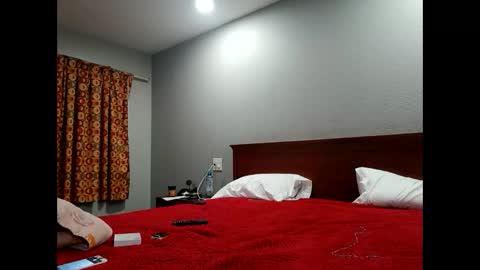 HunneysPlayRoom online show from 17, 12, 2025