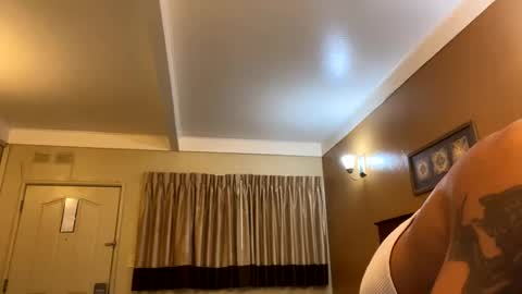 Snapshot of kibrombariu45 chatting on 26, 5, 2026 HunneysPlayRoom online show from 26, 5, 2026