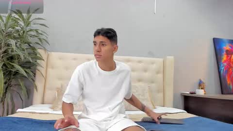 Kieran Derek online show from 4, 10, 2025